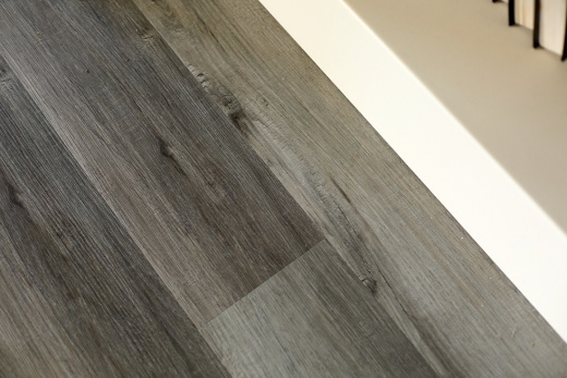 SPC-ламинат Home Expert Natural Дуб Горный ручей (замковая) / laminatomsk.ru