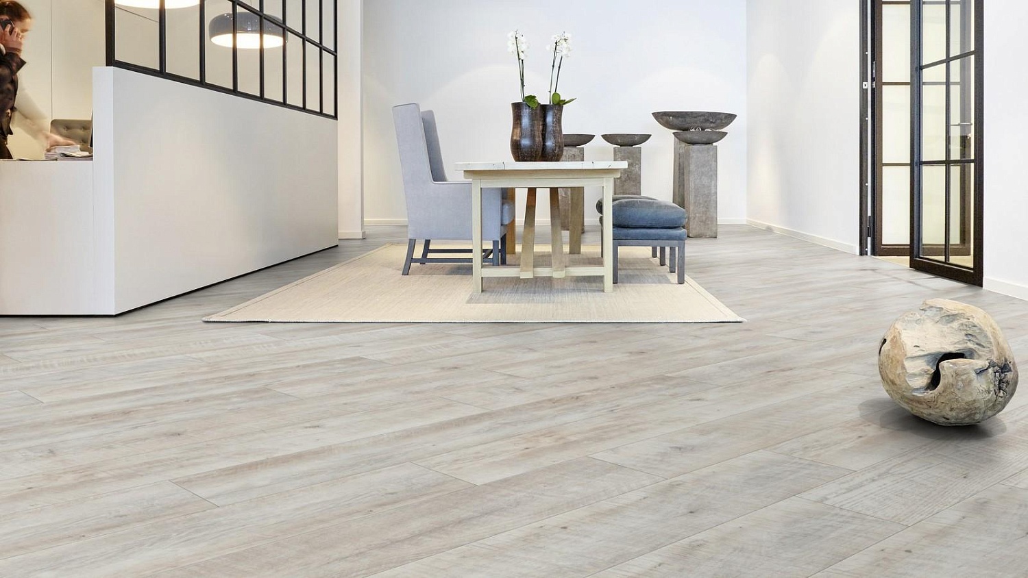 Какое напольное покрытие лучше всего поглощает шум? (Омск)