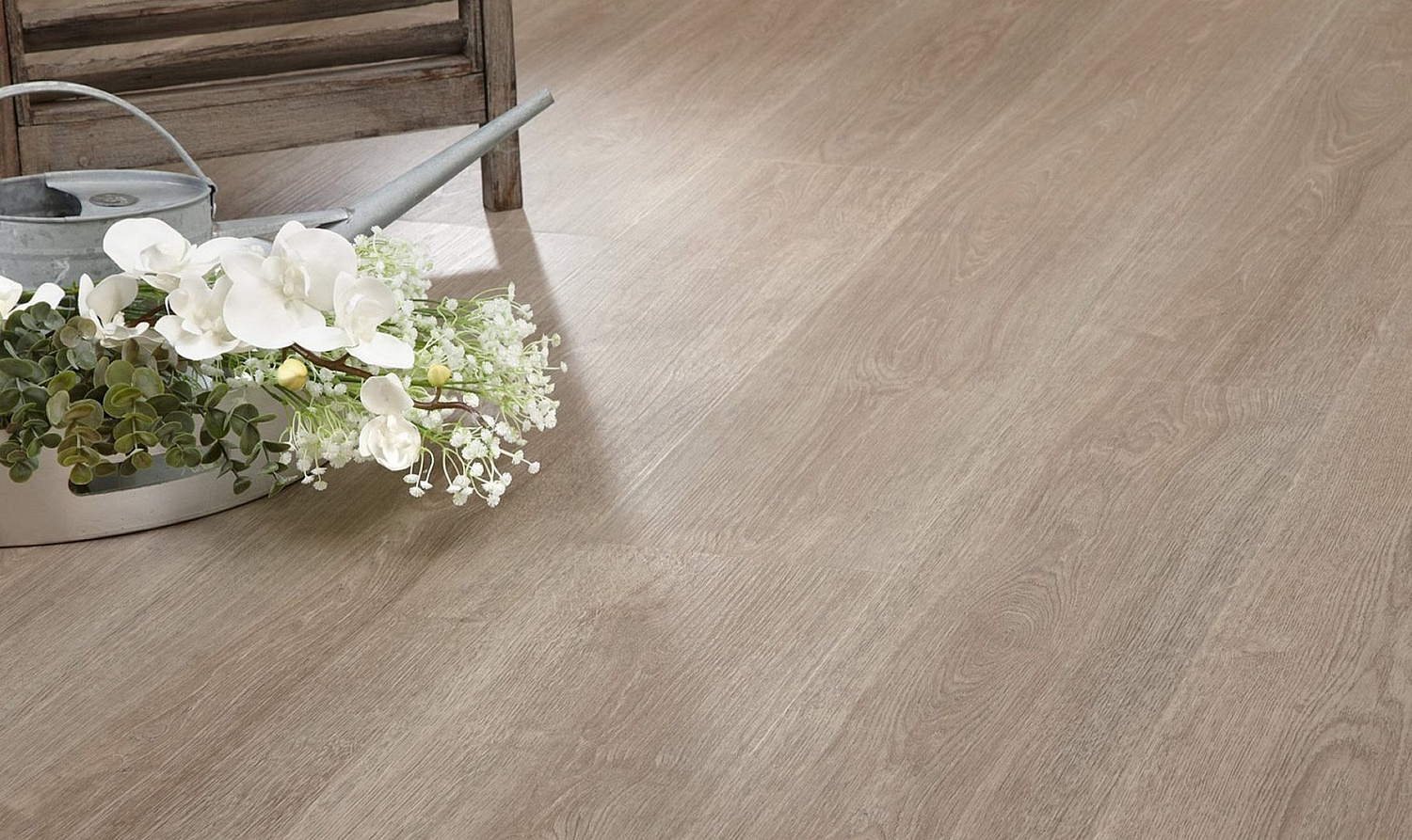 Чем покрыть пол дёшево и красиво в Омске: ламинат, LVT и SPC